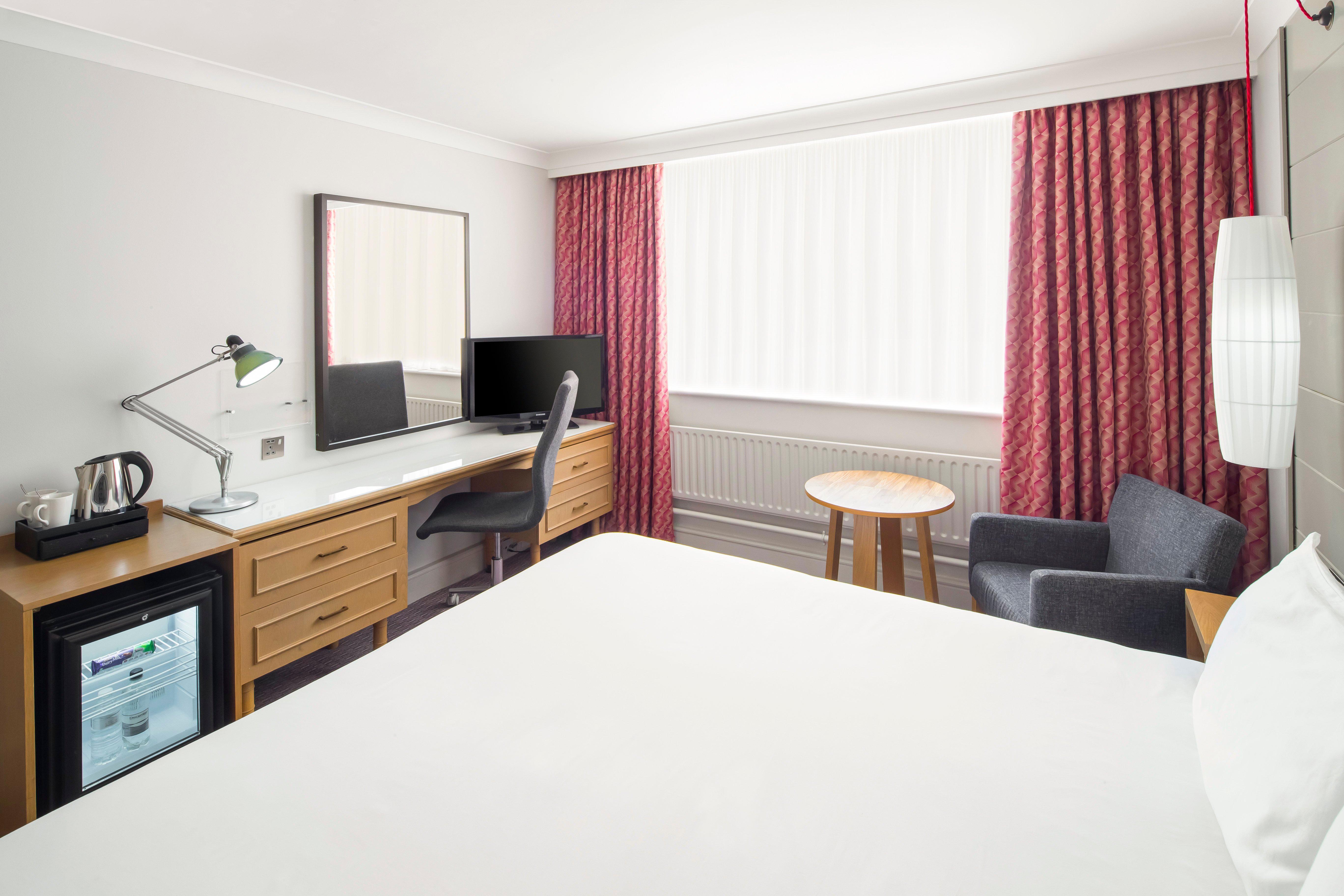 Holiday Inn Peterborough West By Ihg Экстерьер фото