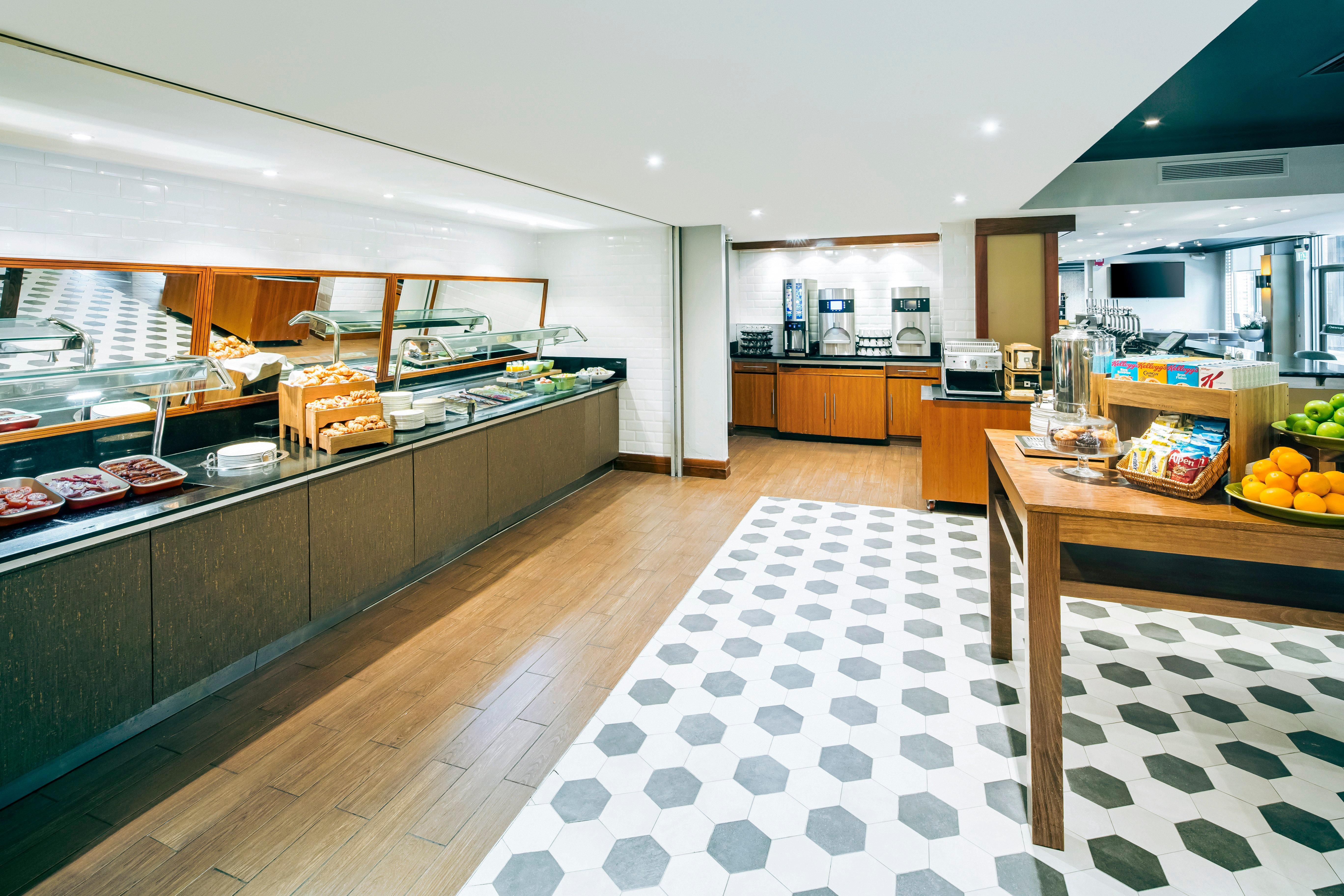 Holiday Inn Peterborough West By Ihg Экстерьер фото