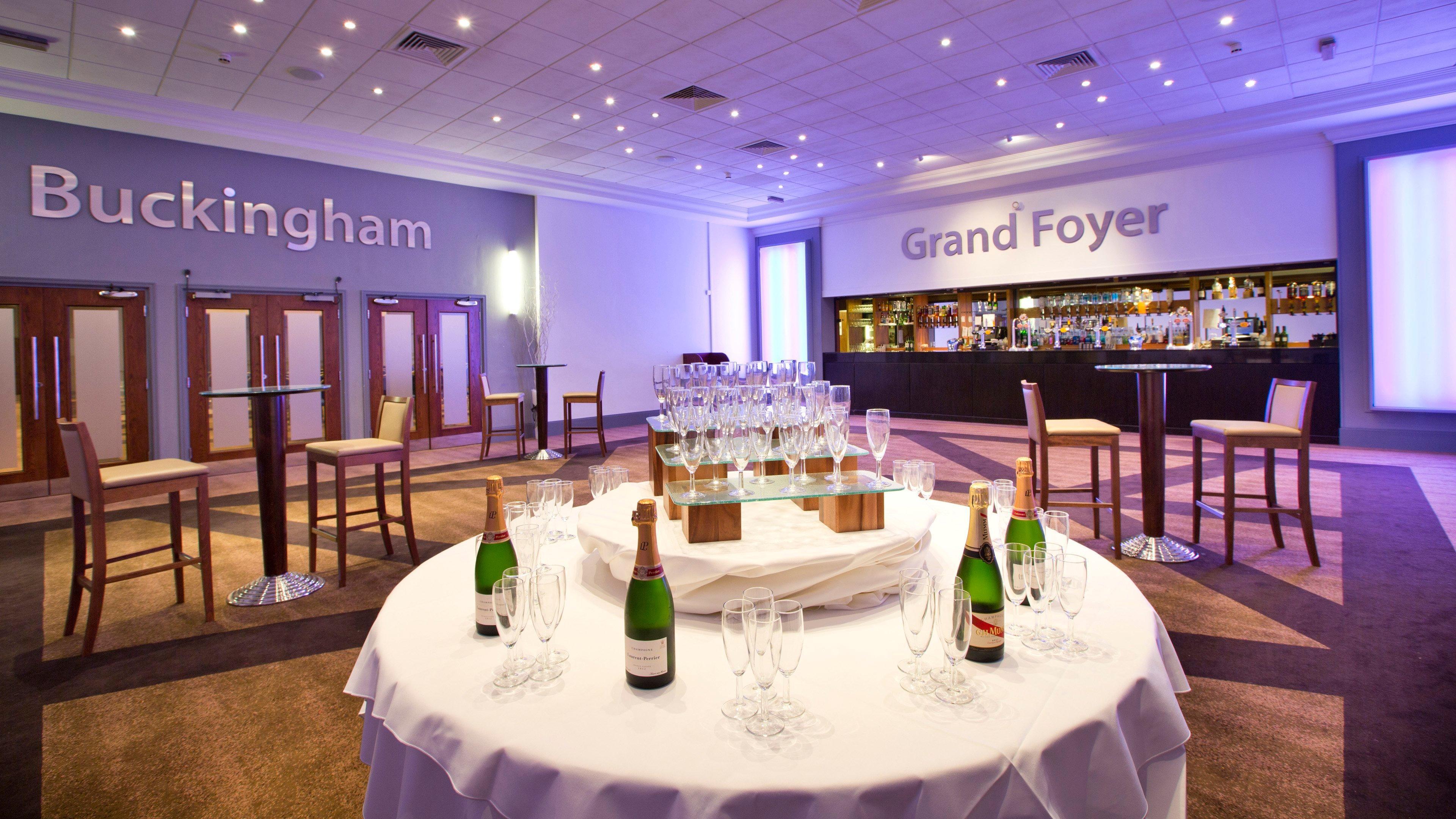 Holiday Inn Peterborough West By Ihg Экстерьер фото