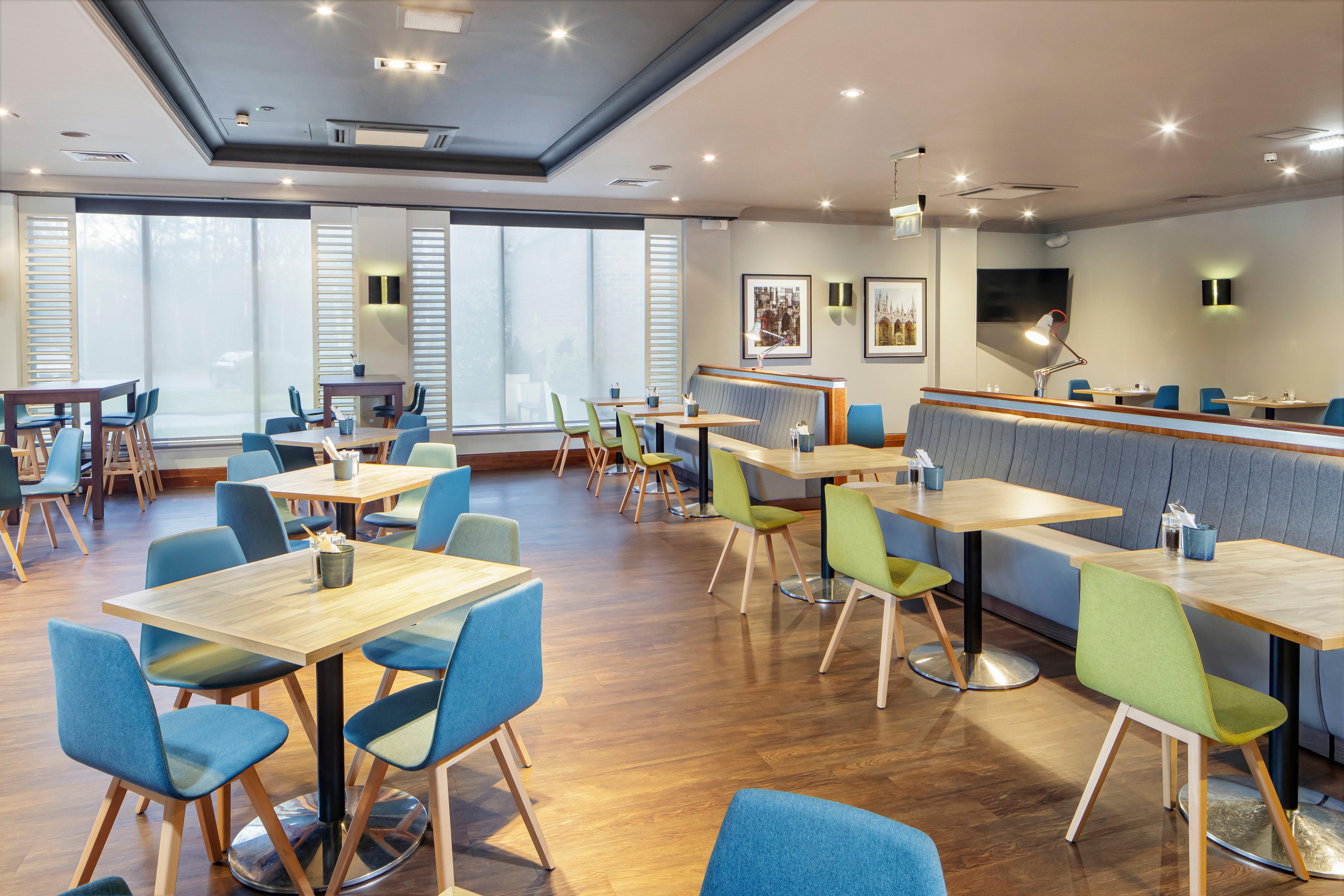 Holiday Inn Peterborough West By Ihg Экстерьер фото